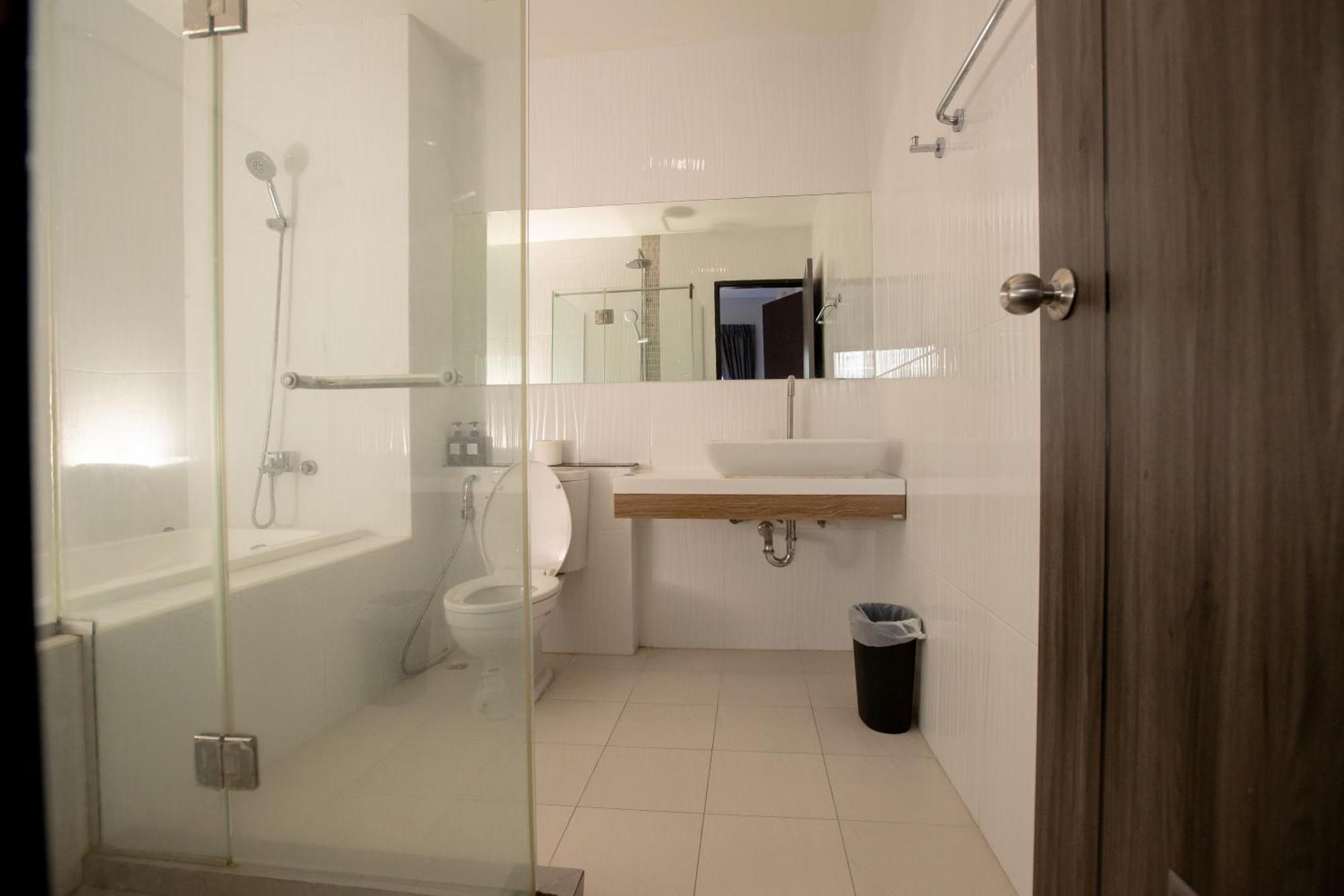 Room 36 Service Apartment Bangkok Exterior foto