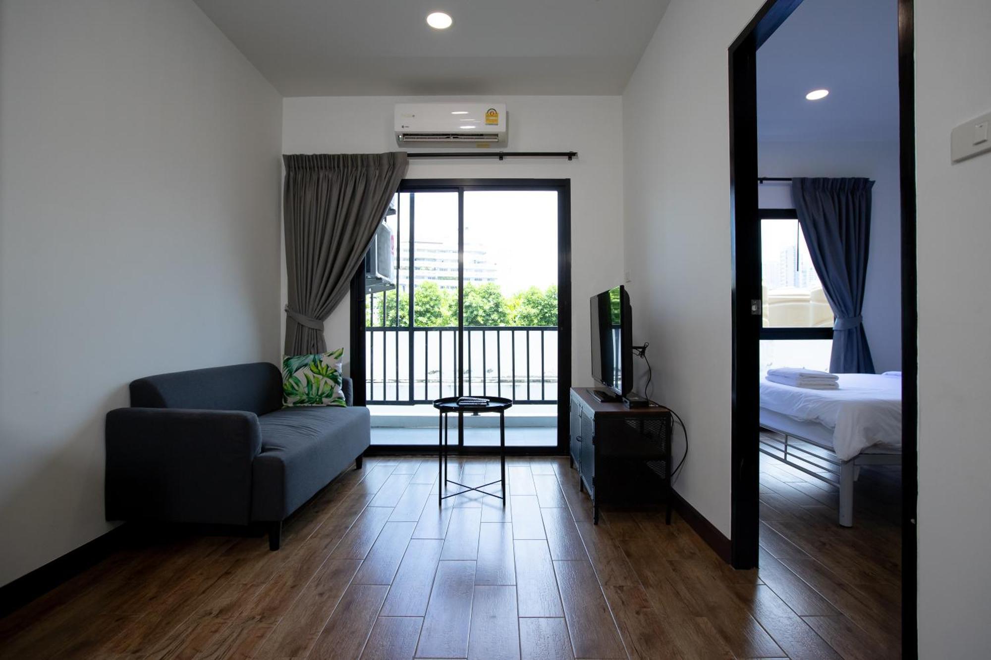 Room 36 Service Apartment Bangkok Exterior foto