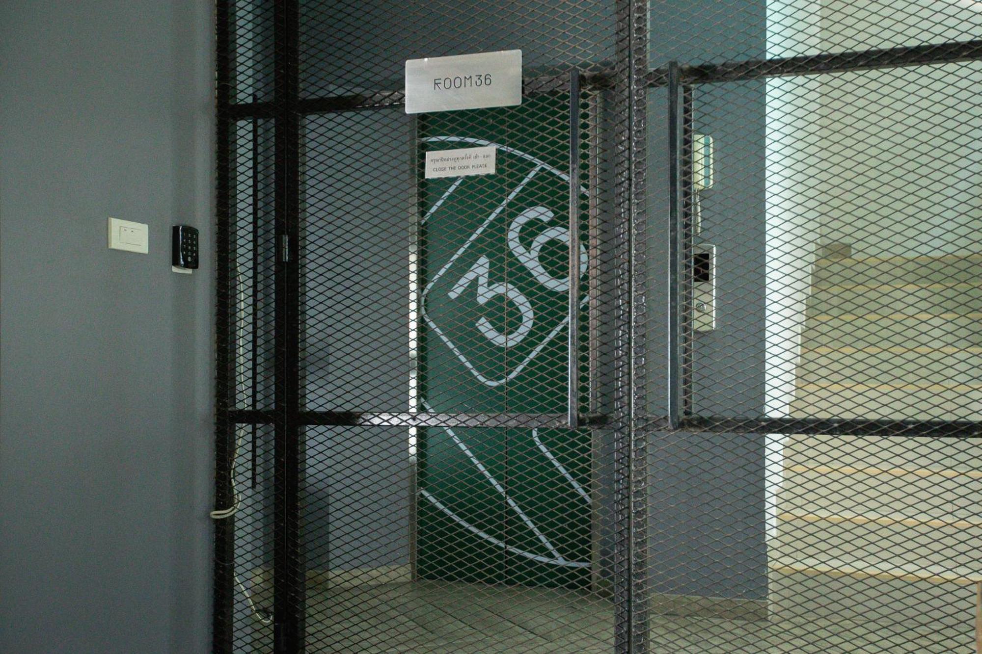 Room 36 Service Apartment Bangkok Exterior foto